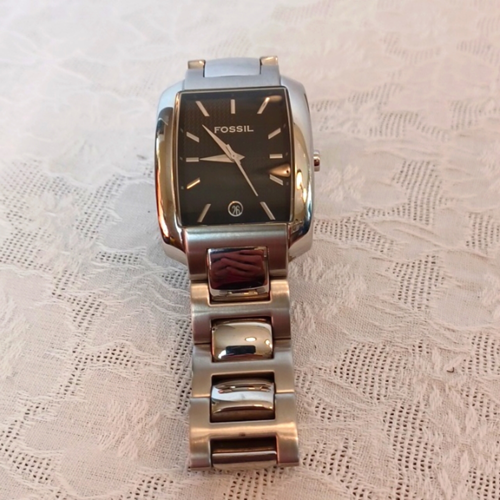 Men's Fossil Watch - Picture 7 of 16